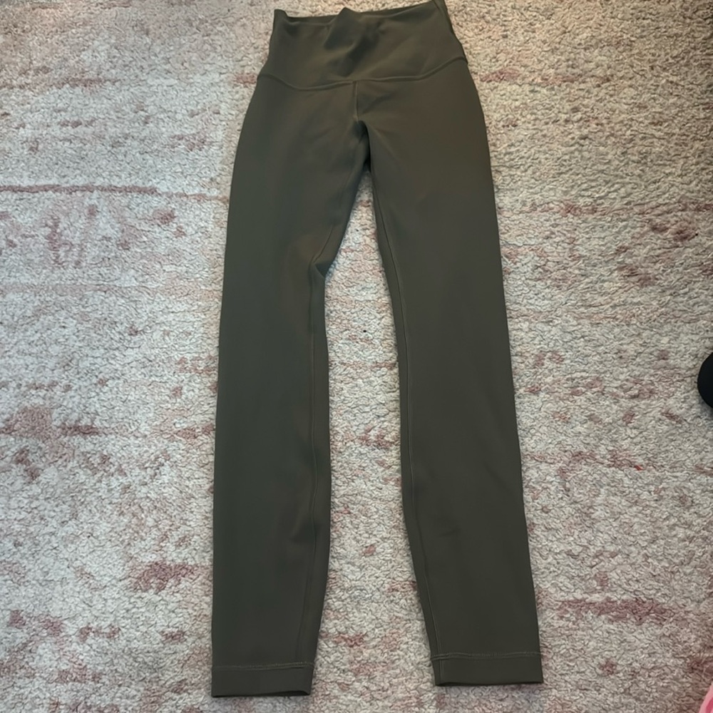 Lululemon wunder train tight 25’ inseam size 2 NWOT
Green/grey color